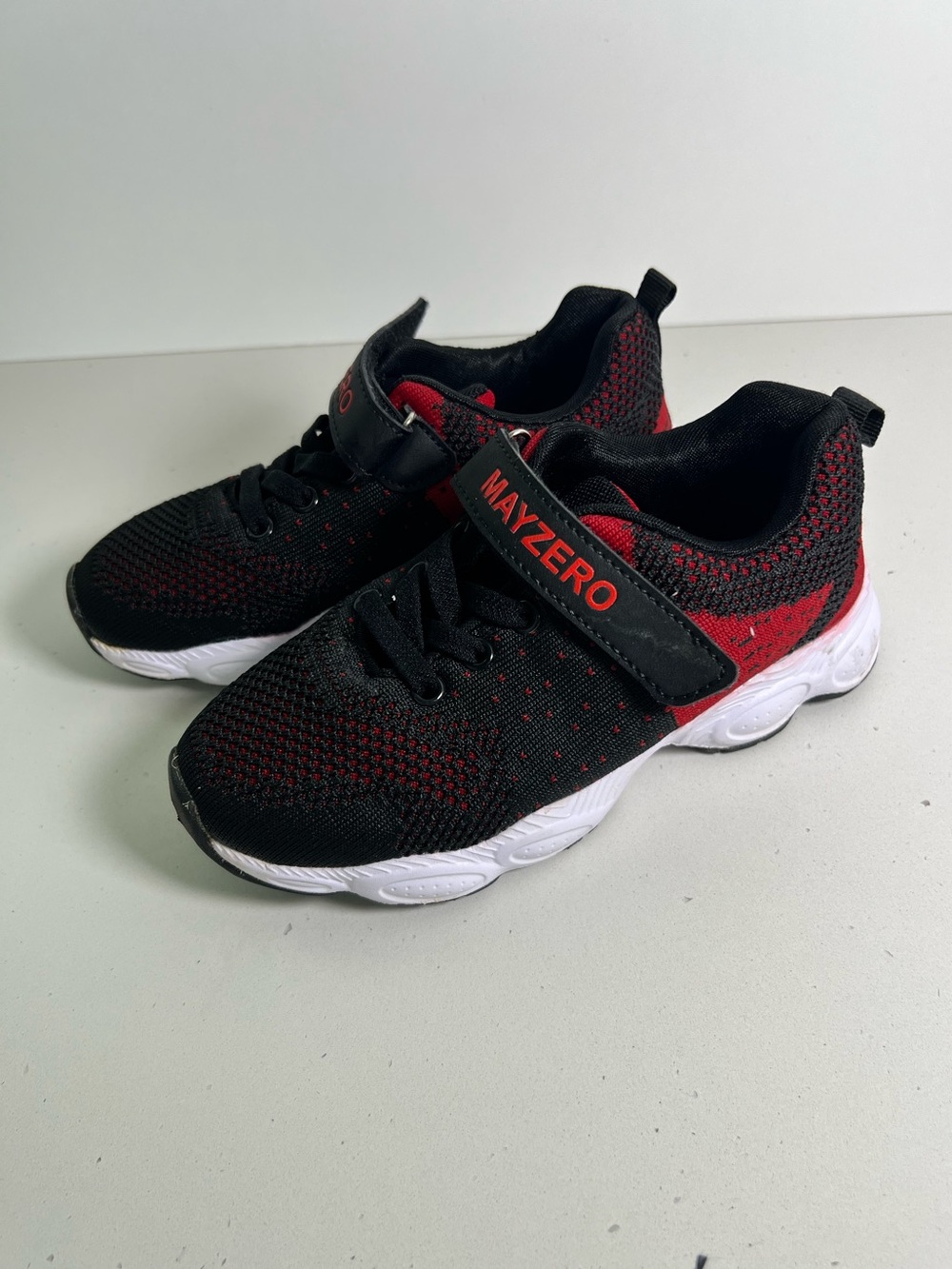 Mayzero Kids Athletic Sneakers Black Red Mesh Size 32 (US 1) Velcro Strap
